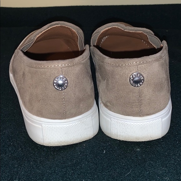 Shoes - Picture 2 of 3